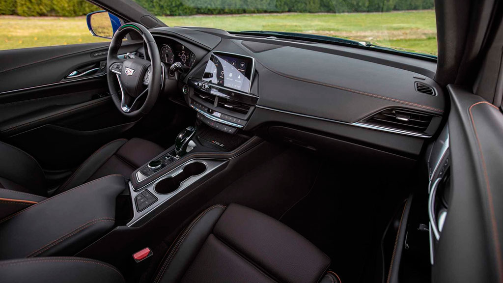 Новый Cadillac CT4-V: Стильная и злая угроза «Тройке» BMW