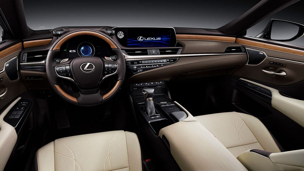 Новый Lexus ES: Еще больше. Еще ярче.