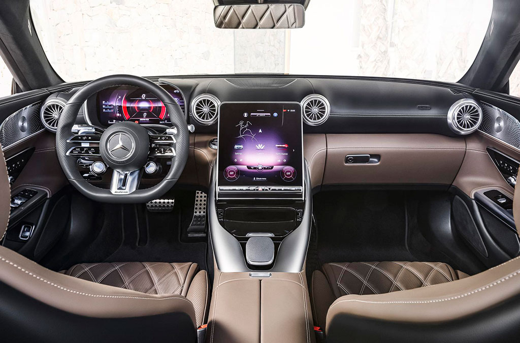 Новый Mercedes-AMG SL: Премиальный родстер по свежим лекалам