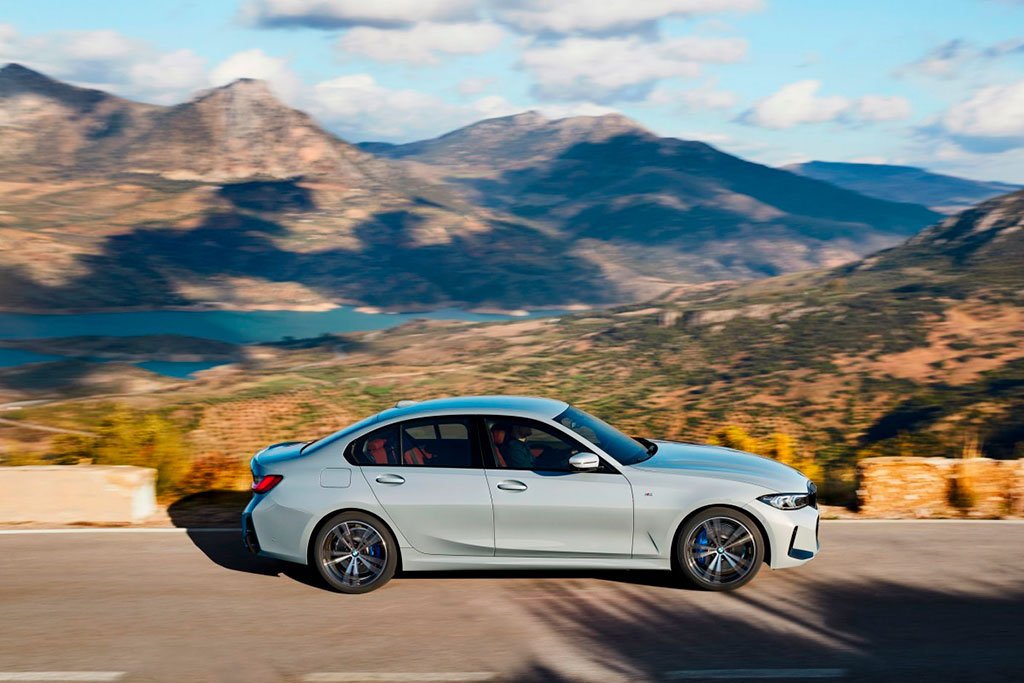 Свежая BMW 3 серии: Слава Богам, решётка нормальная!