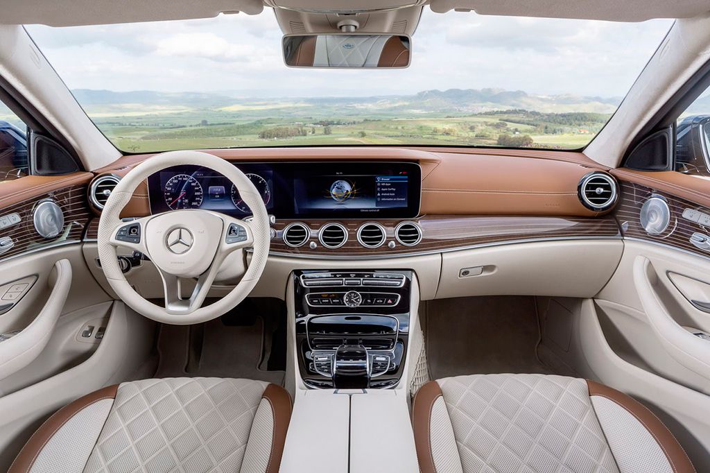 Новый роскошный вагон готов к отправке из Штутгарта - Mercedes-Benz E-Class Estate