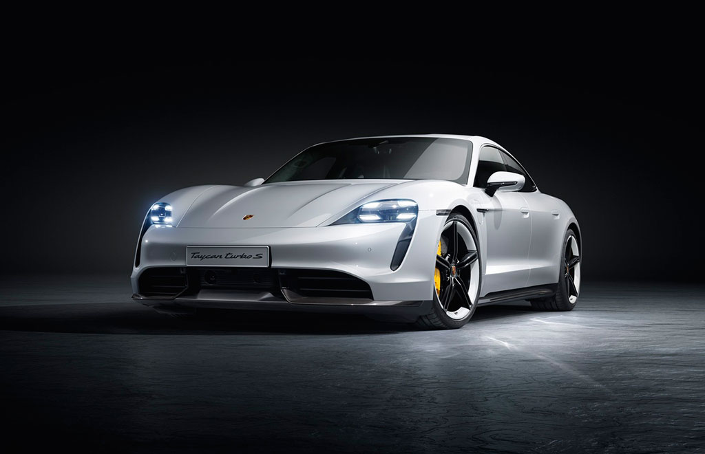 Porsche Taycan: Громкая электрическая ласточка из Германии